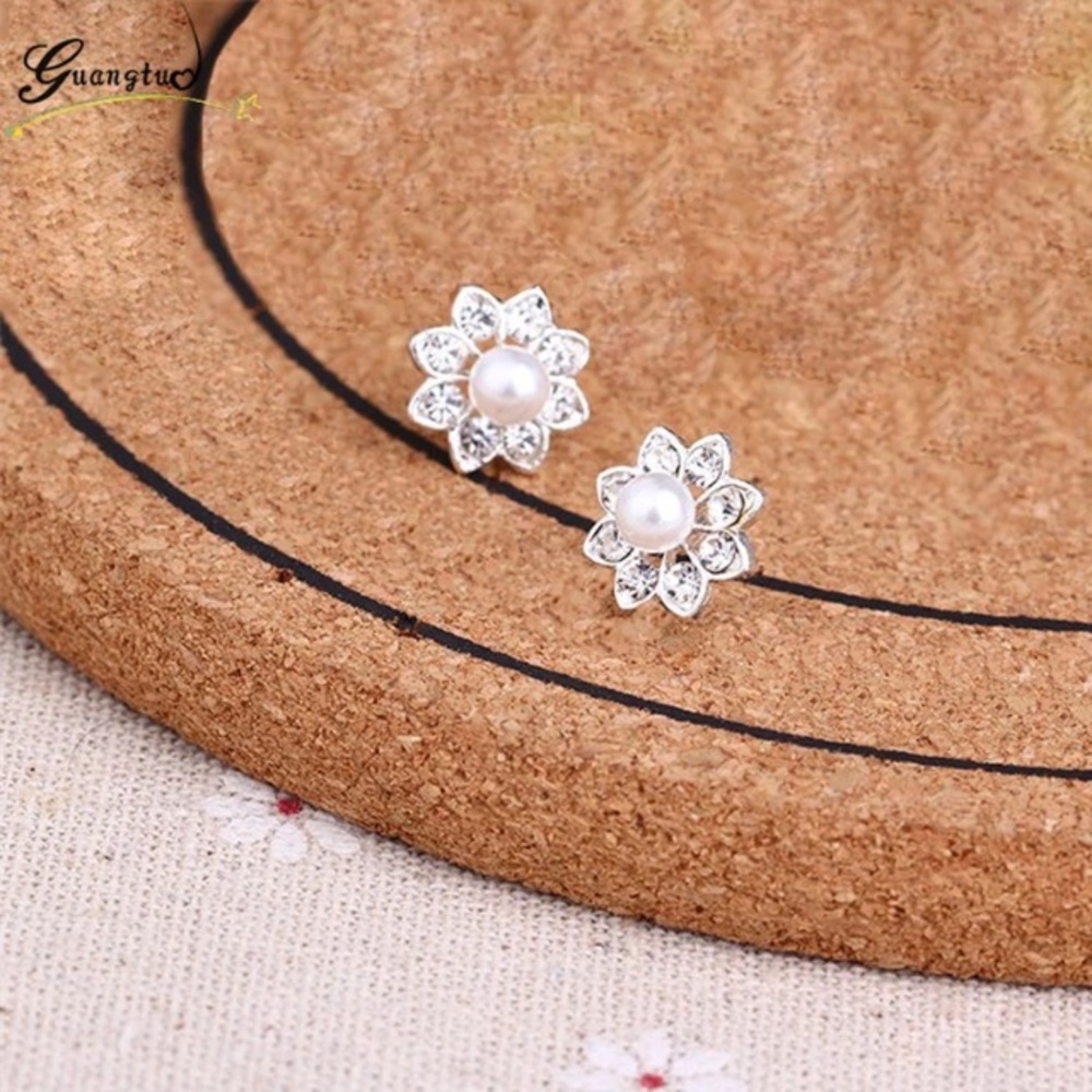 ๐๐๐ฒFIRM๐โBUNDLEโ๐4 DISCOUNT!๐๐PEARLY FLOWER - Picture 3 of 8